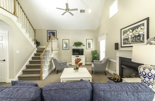 Lackey Resort | 2 bedroom within minutes of all Williamsburg has to offer!