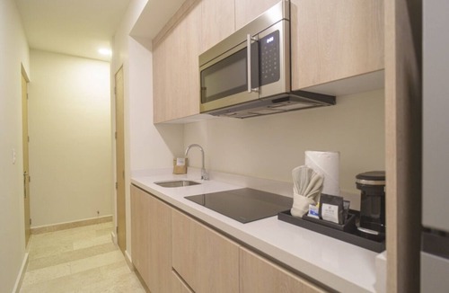 Downtown Hotel | 2 Elegant Suites Near Quinta Avenida & Playa del Carmen Beach | Rooftop Pool