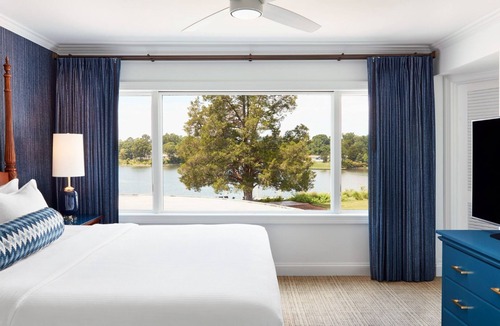 Irvington Hotel | 2 Suites Ideal for Families & Groups — Relaxing Waterfront Experience!