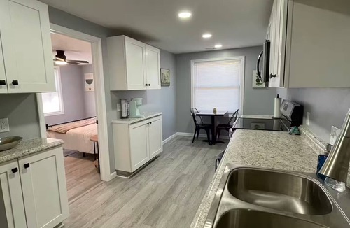 Midland House | 2 Unit Duplex, Full House Option