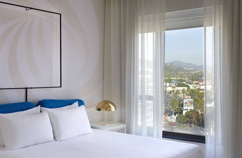 West Hollywood Hotel | 3 Accommodations | 2.5 Miles to TCL Chinese Theatre & Hollywood Walk of Fame