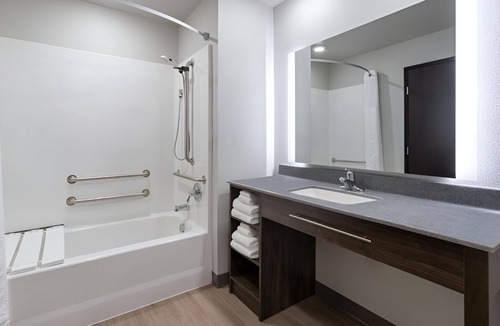 Dahlgren Hotel | 3 Spacious Rooms with Full Kitchen & Outdoor Grill + Convenient Location