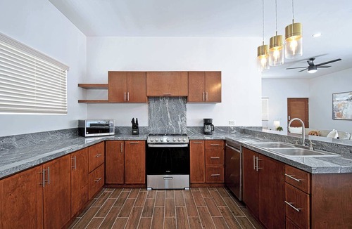 El Centenario Apartment | 3BR House with Pool, huge space