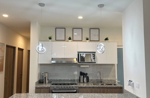 Constitucion Condo | 3BR Oceanview Penthouse, AC, Sleep 8, Gated, Pool, Playground, BBQ, Security24-7