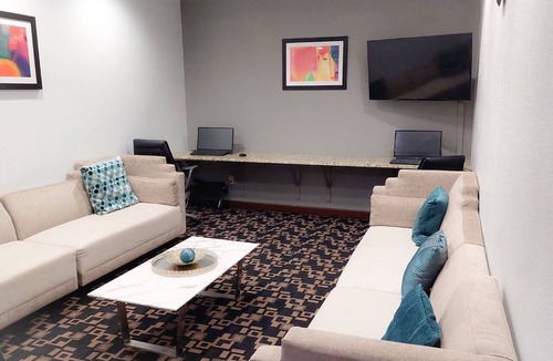 Overland Park Hotel | 4 Convenient Rooms Perfect for Families Visiting Overland Park