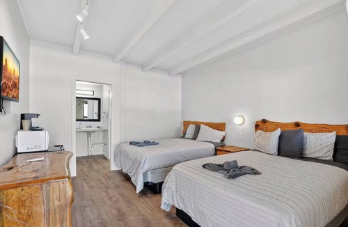 Williams Hotel | 4 Highlander