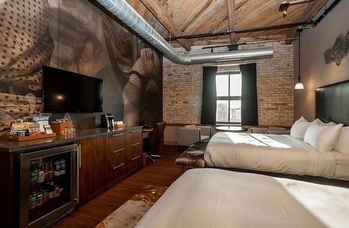 Fifth Ward Hotel | 4 Premium Lofts at The Iron Horse Hotel | Pets Are Welcome!