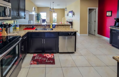 McAllen House | 4BR Smart Luxe Condo w/Pool View, Gated Community: close to Costco & Top Golf