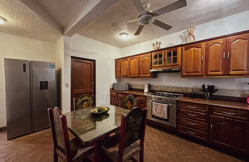 Playa Las Gatas House | 5 bedroom accommodation in Zihuatanejo