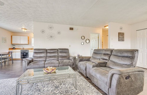 Northeast Anchorage Apartment | 5 Mi to State Park: Mtn-View Apt in Anchorage