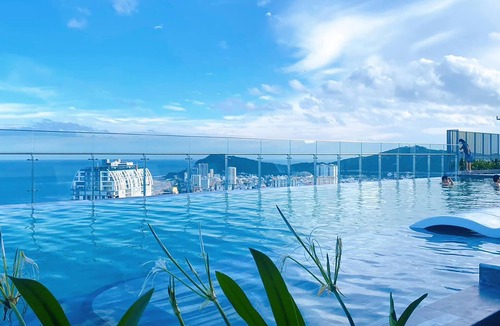 Thang Tam Apartment | 5 minute walk to the beach - Apartment with Sea View - Bathtub - Free pool