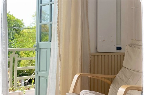Hue House | Airy, Quiet with Balcony, Netflix Projector; 5 minutes walk to Hue Imperial City