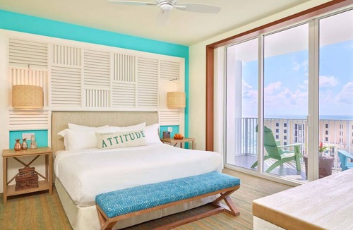 Hollywood Hotel | Always a Great Idea To Unwind! 4 Partial Ocean King Units, Pool, Beachfront!