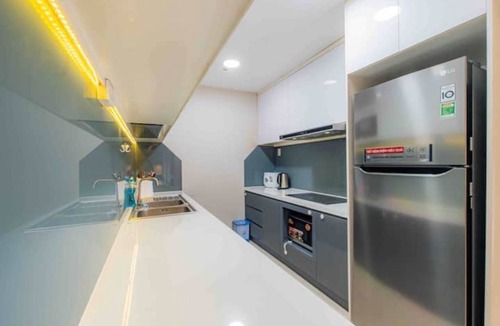 District 9 Condo | AmbiHOME - Masteri Thao Dien T5 view pool and city