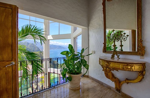 Conchas Chinas Villa | Astonishing Views of Banderas Bay - 8BD Villa