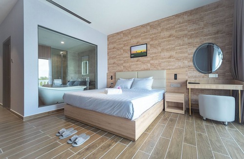 Chau Thanh Hotel | Bamboo Riverside Boutique Hotel