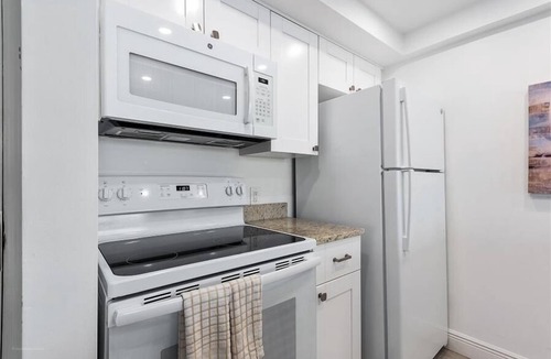 Hutchinson Island South Apartment | Beach Condo/ High-End Finishes/ Island Beach Resort/ No Cleaning Fee/ Condo 316