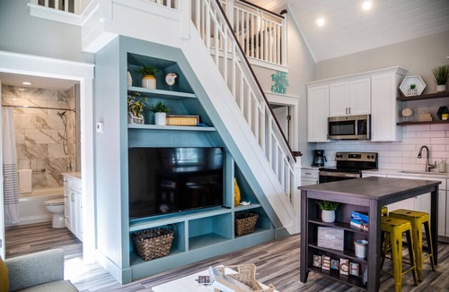 Celina Cabin | Beach Hive - 1 Bed/2 Loft Lakeside Cottage w/HOT TUB!