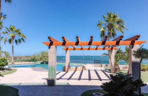 El Centenario Apartment | Beachfront Apartment