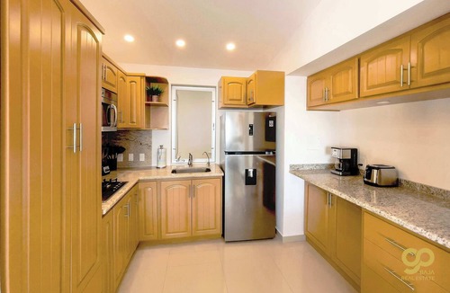 El Centenario House | Beachfront Compound, Pool, BBQ, Best for Groups