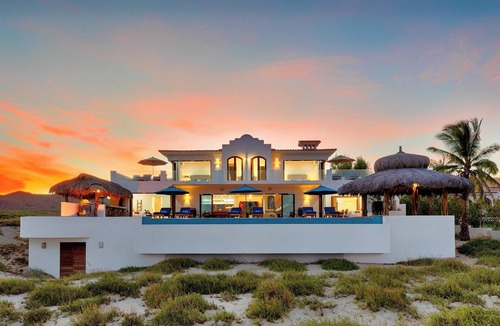 Los Frailes Villa | Beachfront Dual Villas w/Staff&Cook, Infinity Pools, Hot Tub & Swimmable Beach