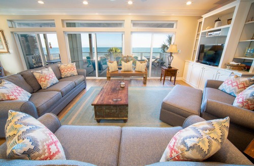 Plantation House | BEACHFRONT in Casa Del Mar, 5BR/4.5BA, Sleeps 20, Elevator