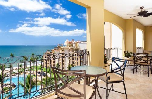 Flamingos Hotel | Beachside Escape at Riviera Nayarit w Pool