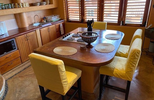 Zihuatanejo Condo | Beautiful 1 bedroom Condo above La Ropa Beach