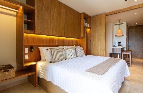 La Cruz de Huanacaxtle Apartment | Beautiful beachfront Studio, Zantamar 304