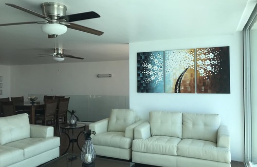 La Joya House | Beautiful large home in gated community