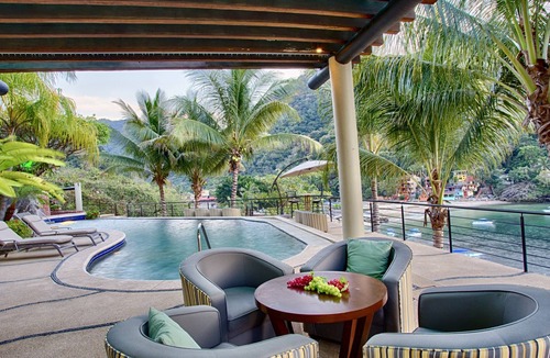 Boca de Tomatlan Apartment | BEAUTIFUL MASTER SUITE WITH VIEW OF THE BEACH