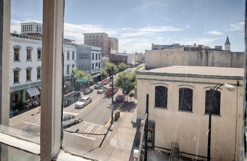 Historic District - North Apartment | Best View on Broughton