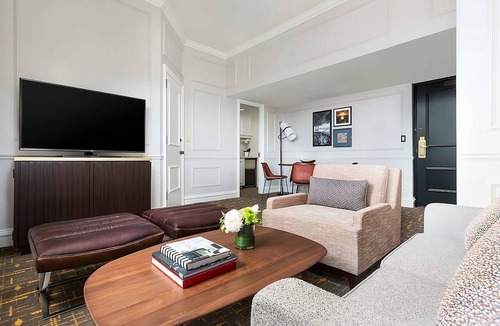 Lower Nob Hill Hotel | Better Choice for your Vacation! Pets Allowed, Bike Rentals, Onsite Dining