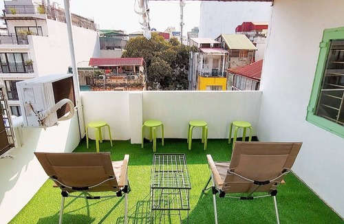 Hang Bo Apartment | Big Bedroom for max 4, Hanoi Old Quarter, Best Deal w/Private Bath, Free Wash