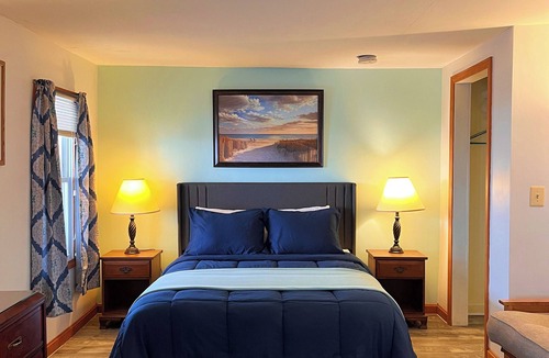 Hampton Hotel | Blue Jay Motel