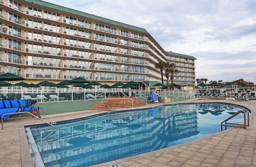 Ormond Beach Hotel | Bright Oceanfront Studio in Ormond Beach – Balcony w/Stunning Sunrise Views