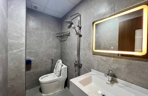 Quang An Apartment | “Bright Studio w/Balcony & Kitchen – Quiet Stay in Tay Ho”