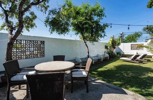 Emiliano Zapata Apartment | Bright Surf Studio + Yard Walk to Harbor, Beaches & Dining