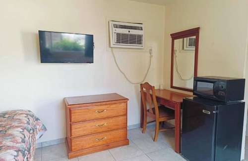 Pharr Hotel | Budget-Friendly Pharr Stay with Free Wi-Fi & Easy Access to McAllen Airport