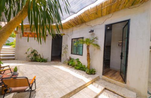 Phu Hai Beach House | Cào Cào Homestay Mũi Né