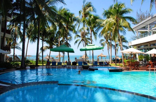 East Ham Tien Beach Resort | Canary Beach Resort