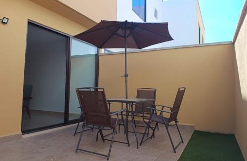 Leon House | Casa de 2 plantas, confort y ubicación estratégica