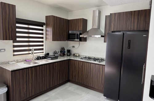 Chihuahua House | Casa Moderna con Minisplits