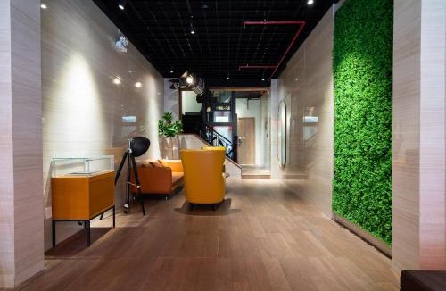 Downtown Ho Chi Minh City Hotel | Central Saigon Apartment With Contactless Check in