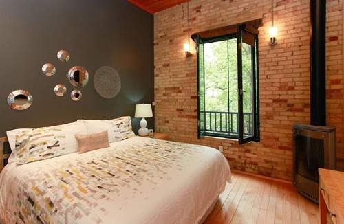Saugatuck Hotel | Charming 1-bedroom Roma Suite in the heart of downtown Saugatuck.