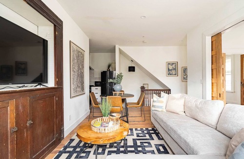 Uptown House | Charming 2BR Walk-Up Steps to NW 23rd