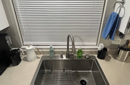 Springfield House | Charming and relaxing 2-bedroom house in quaint Springfield with AC. Sleeps 6.