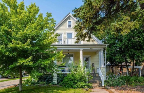 Appleton House | Charming Downtown Home w/Modern Kitchen