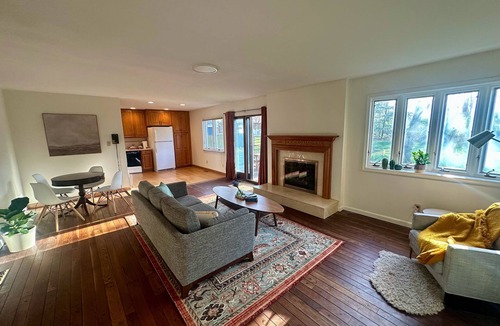 Ellisville House | Charming Ranch Retreat: 3 Bed, 2 Bath in Ballwin