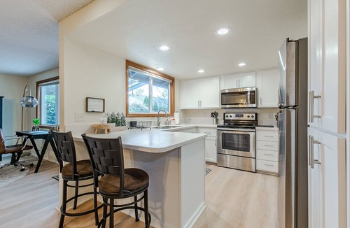 Central Oregon House | Cheerful, Comfortable and Convenient 3 Bedroom Home